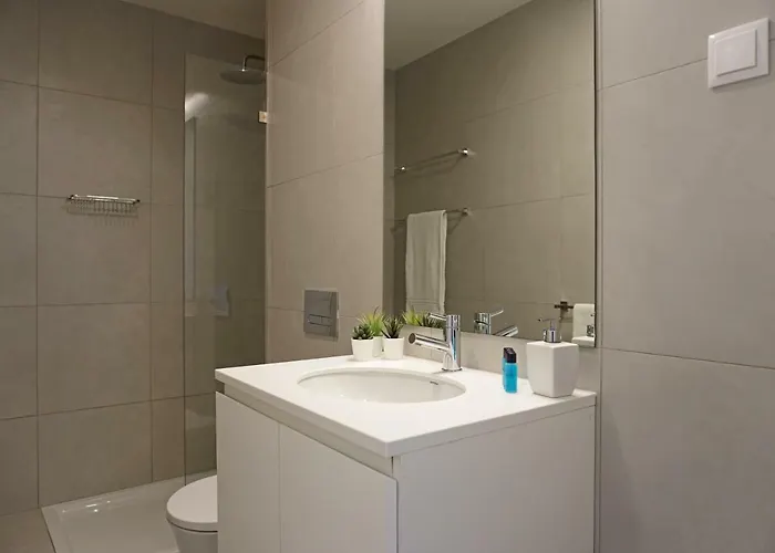 Porto View By Patio 25 *